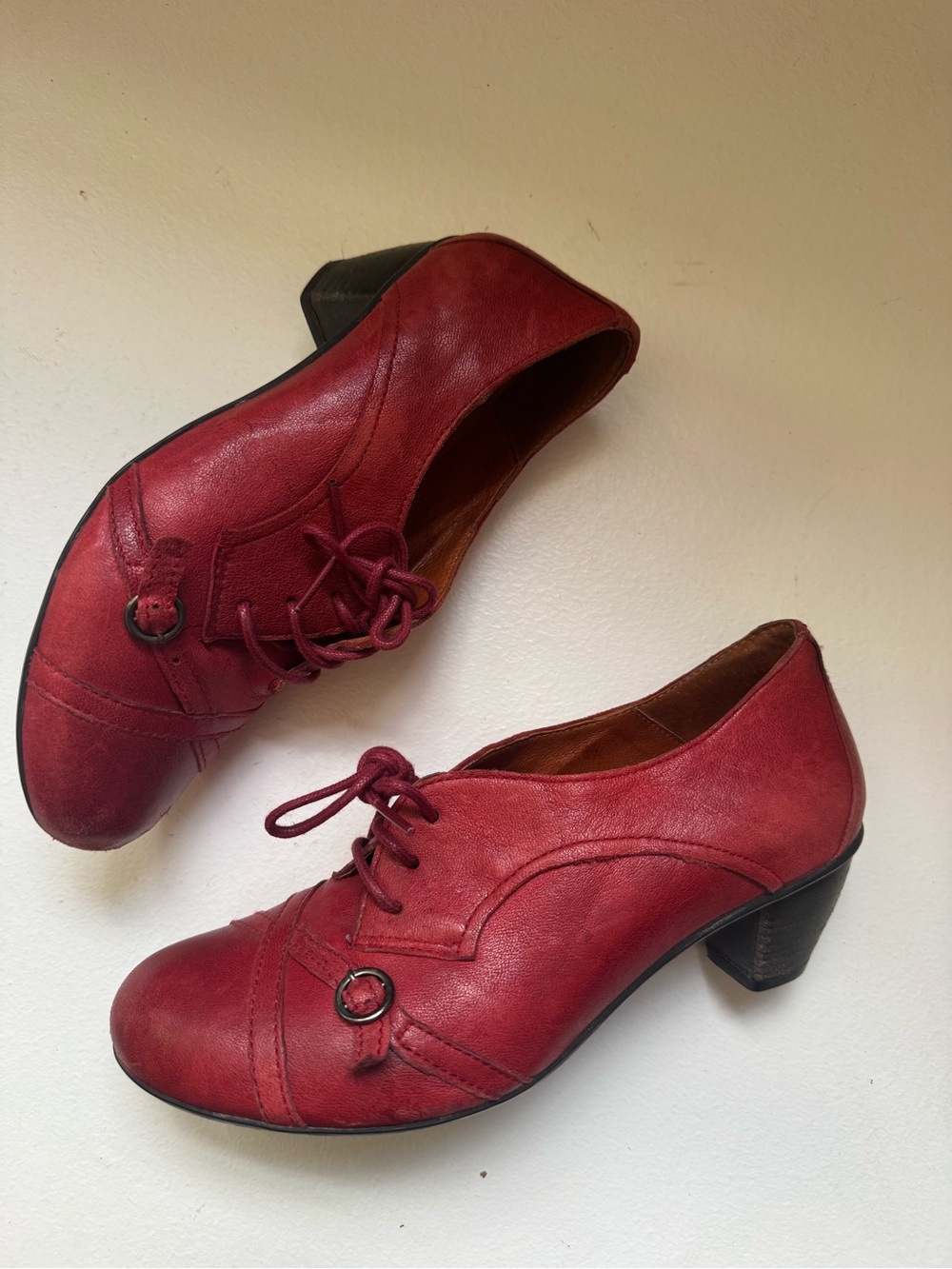 Brako Granny Goth Punk Tie up buckle heeled Shoes in red leather 37